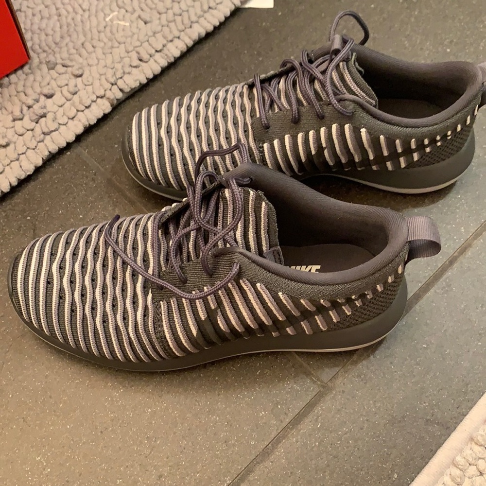 Nike Roshe Two Flyknit brand new with box